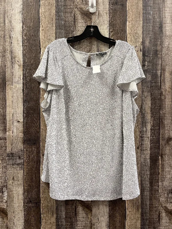 Top Short Sleeve By Adrianna Papell In Black & White, Size: 2x