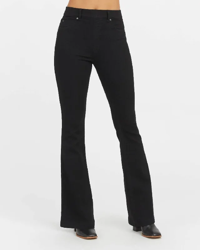 Clean Flare Jeans In Black