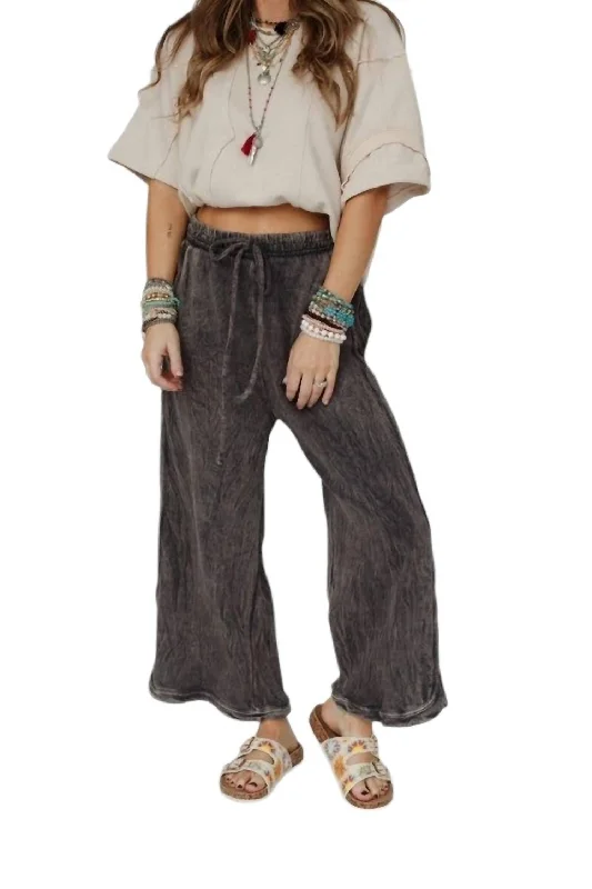 So Comfy Wide Leg Pant - Petite In Charcoal